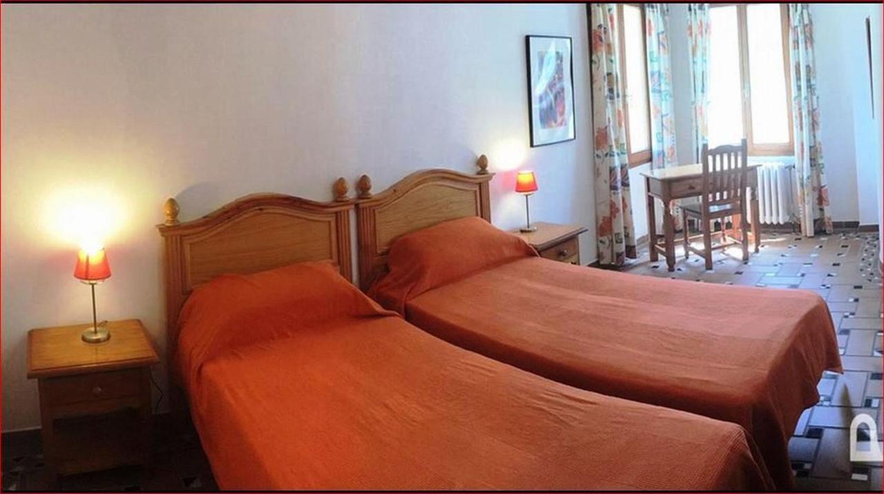 San Ambrosio - In Gruener Oase Mit Terrasse, Pool, Heizung, Wifi Apartment