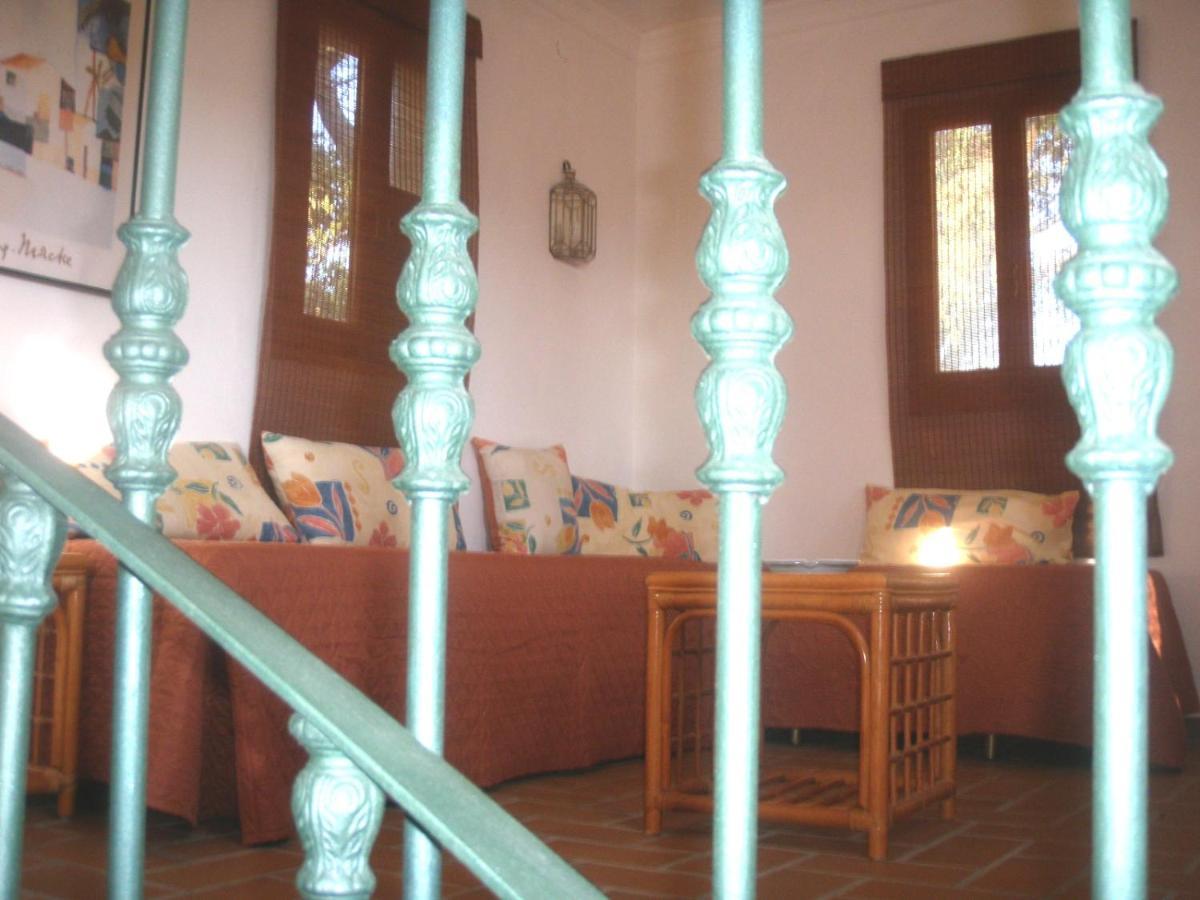 San Ambrosio - In Gruener Oase Mit Terrasse, Pool, Heizung, Wifi Apartment *