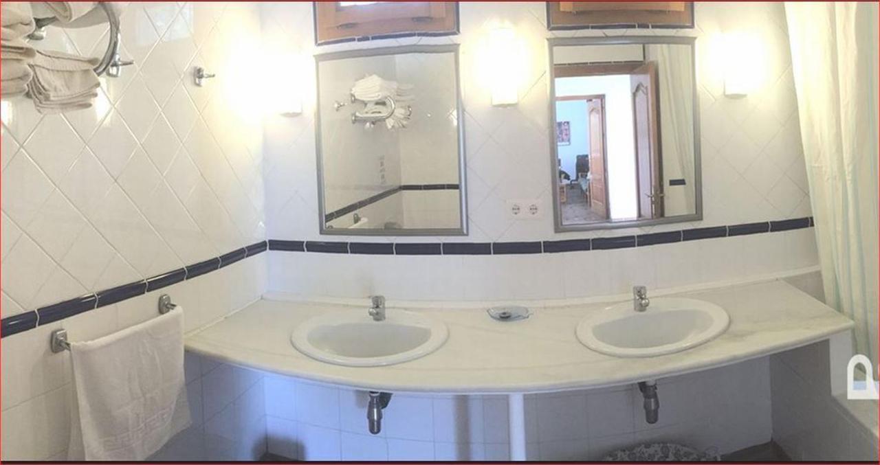 San Ambrosio - In Gruener Oase Mit Terrasse, Pool, Heizung, Wifi Apartment *