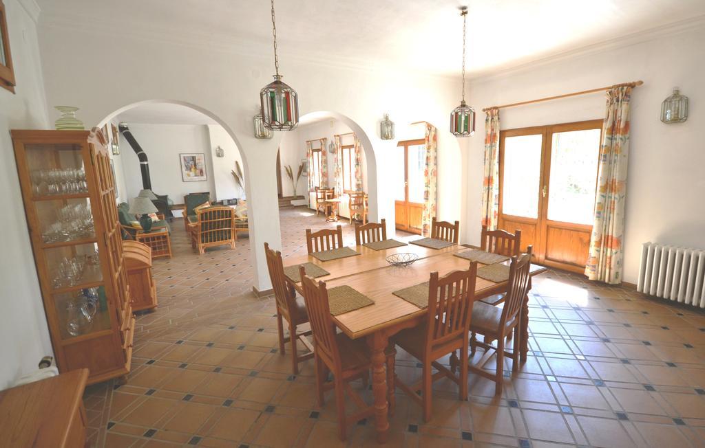 San Ambrosio - In Gruener Oase Mit Terrasse, Pool, Heizung, Wifi Apartment *